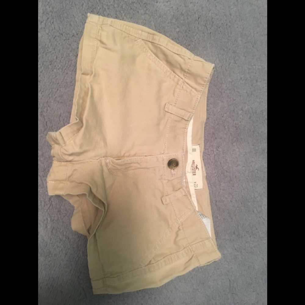 Khaki Hollister shorts